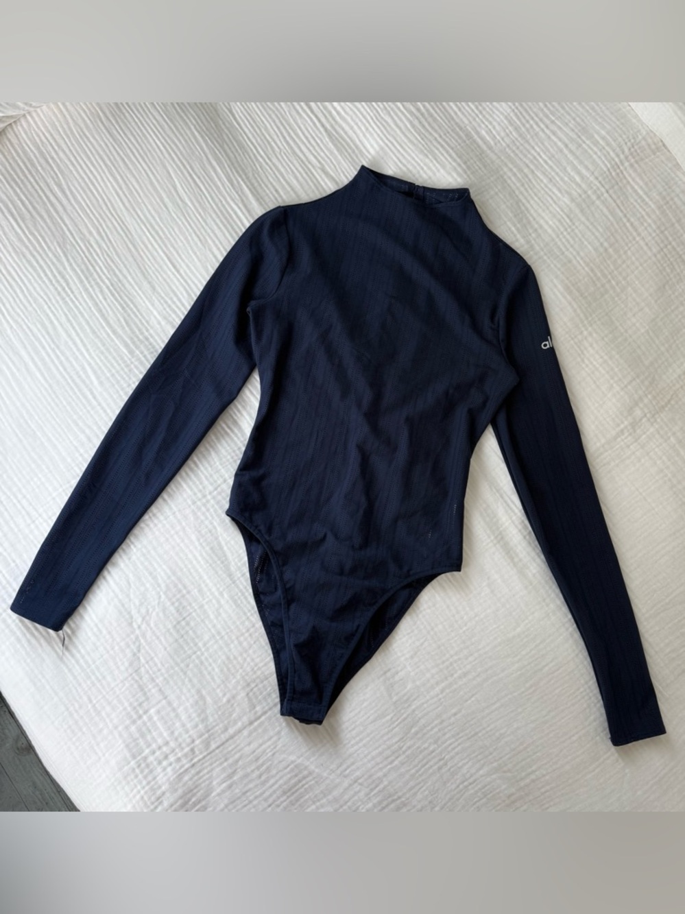 Alo Yoga Euphoria navy long sleeve bodysuit - xs